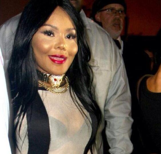 LilKimNewLookGotTheInternetBuzzingAskingWhatHappenToYourFaceQueenBee
