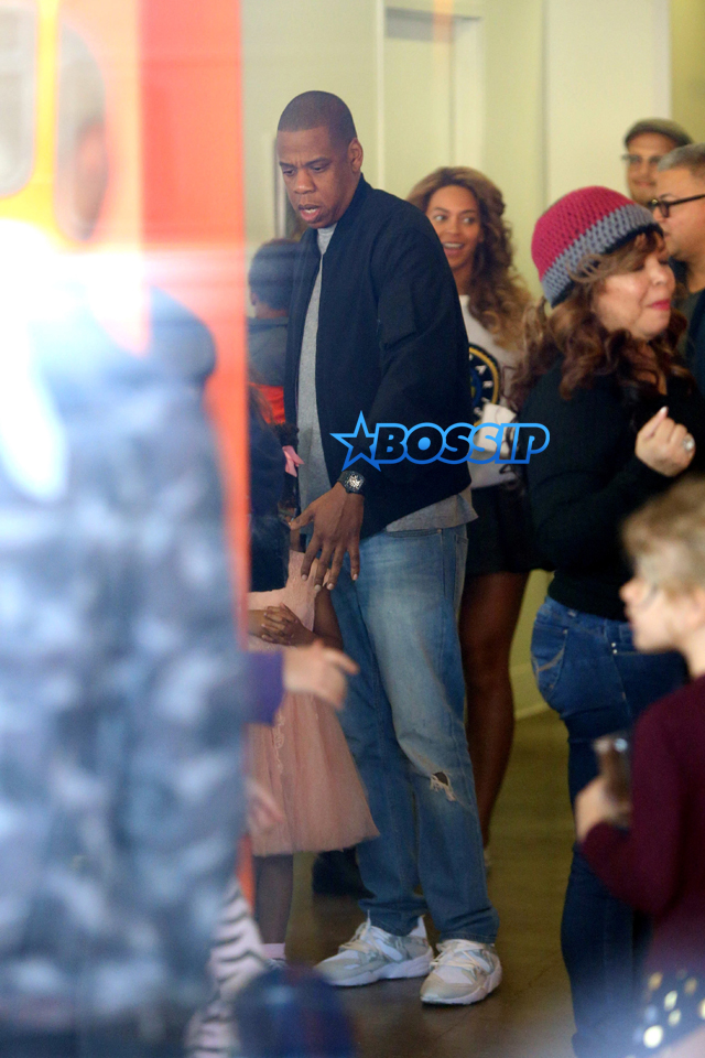 AKM-GSI Beyonce and Jay Z celebrate their daughter Blue Ivy Carter's birthday at Cake Mix in Weho on Sunday. Blue Ivy turned 4 year old on January 7th. There were many guests in attendance and the family shared hugs with each other. Blue Ivy wore a cute pink tulle dress to the party.