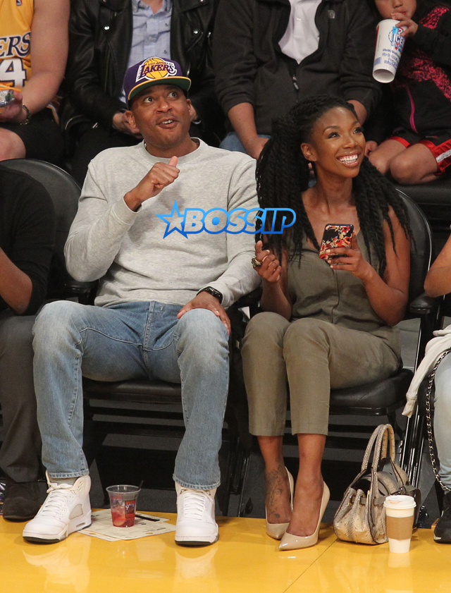 WENN Brandy Norwood friend Lakers game defeat Grizzlies Staples Center new boyfriend Kobe Bryant