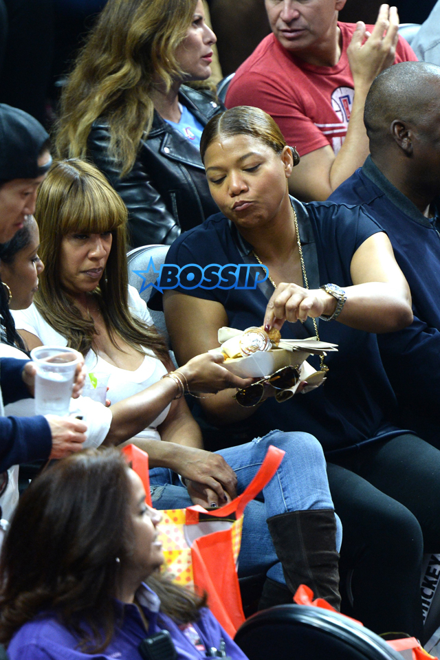 AKM-GSI Queen Latifah friends Los Angeles Clippers eating fries and chicken nuggets