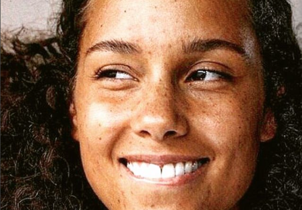 Alicia Keys using #nomakeup while promoting latest album