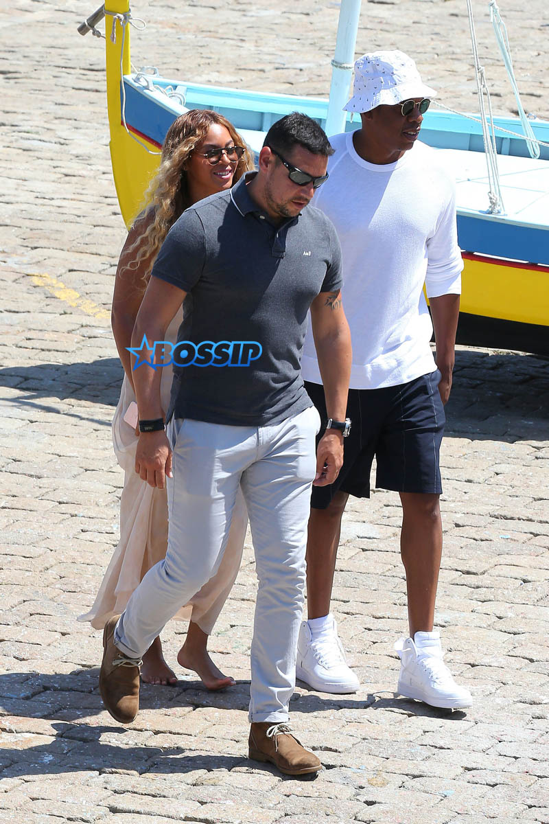 AKM-GSI Beaulieu-sur-Mer, France - Beyonce husband Jay Z 4-year-old daughter Blue Ivy shore boat. concert in Brussels. Gloria Carter Richard Tina Lawson Julius