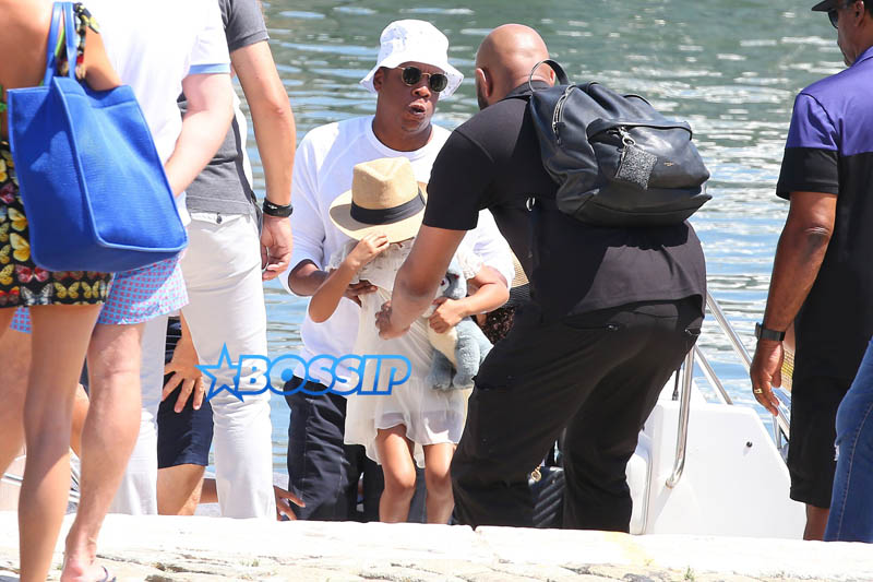 AKM-GSI Beaulieu-sur-Mer, France - Beyonce husband Jay Z 4-year-old daughter Blue Ivy shore boat. concert in Brussels. Gloria Carter Richard Tina Lawson Julius