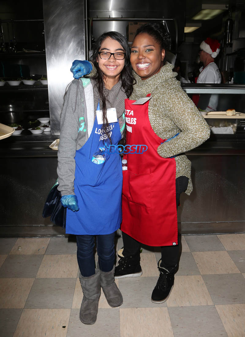 Shar Jackson Cassilay Monique Jackson Los Angeles Mission Christmas Celebration For the Homeless WENN