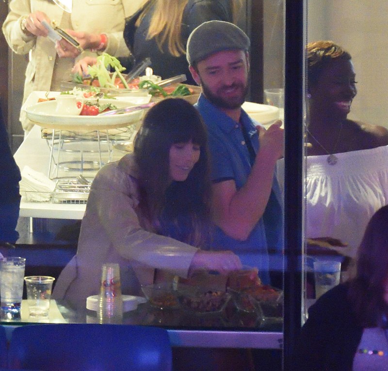 Justin Timberlake and Jessica Biel share a kiss at Day 6 of the US Open to watch Roger Federer play in NYC.