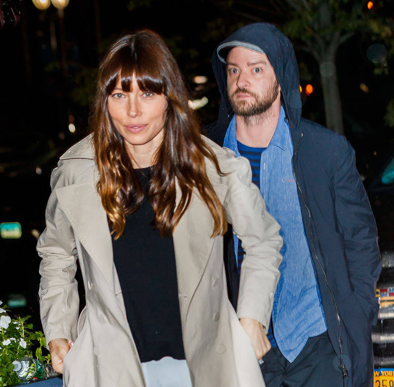 Justin Timberlake and Jessica Biel share a kiss at Day 6 of the US Open to watch Roger Federer play in NYC.