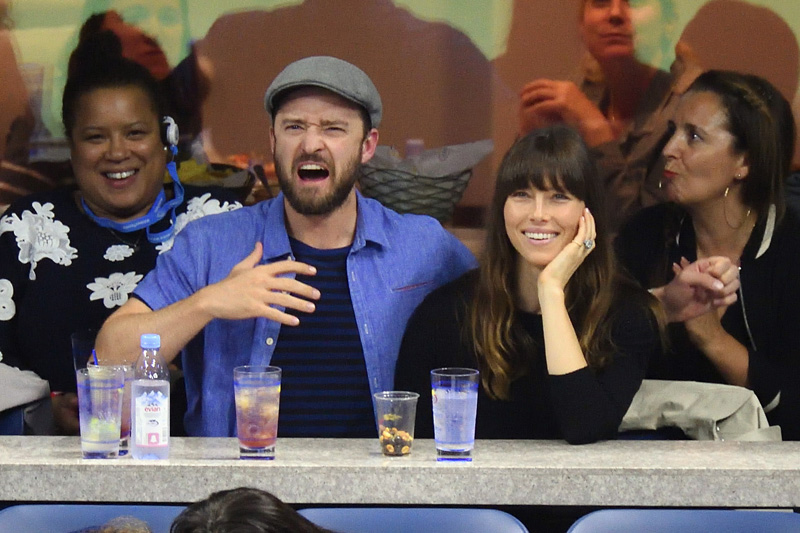 Justin Timberlake and Jessica Biel share a kiss at Day 6 of the US Open to watch Roger Federer play in NYC.