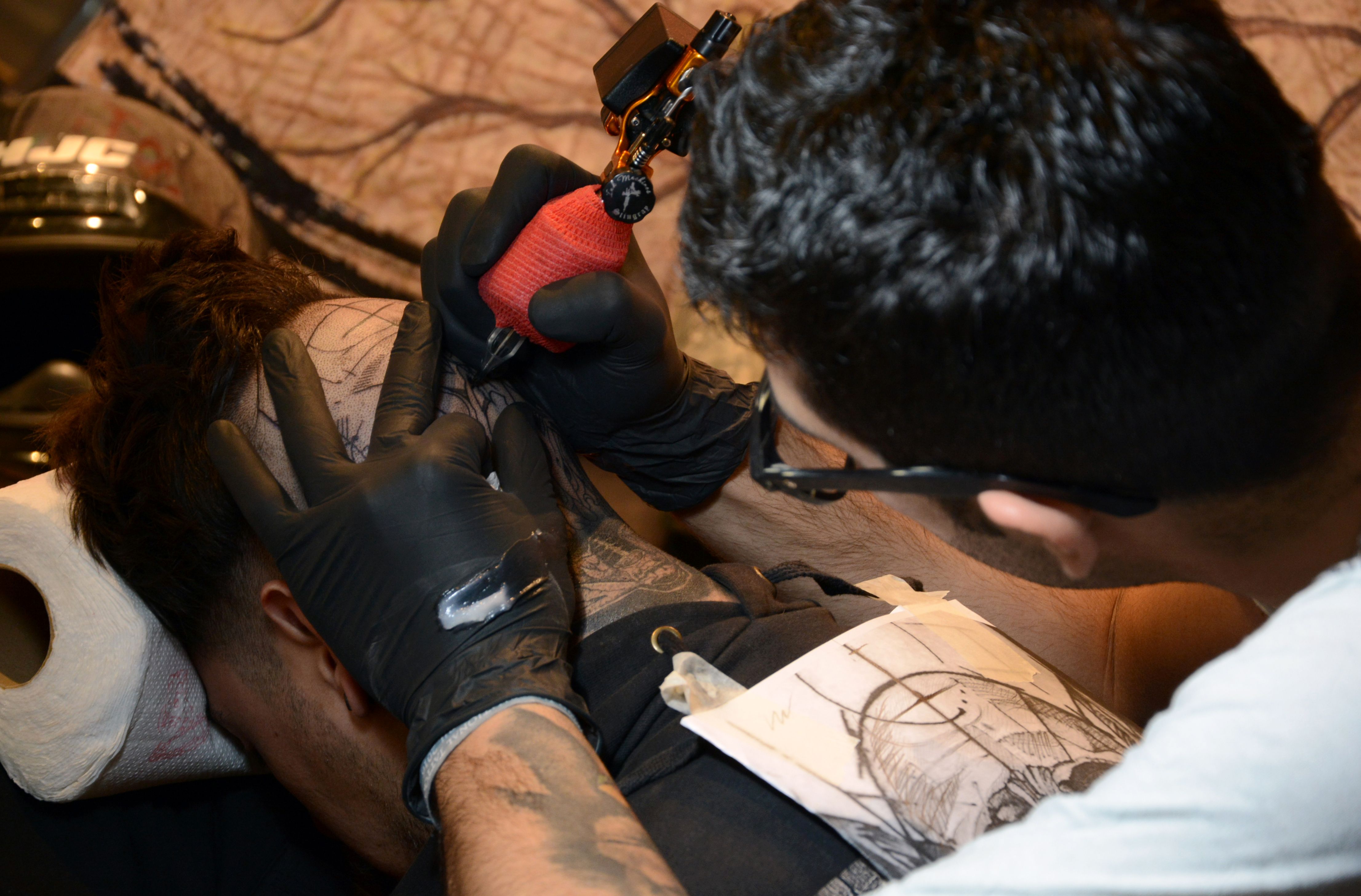 dad tatted same scar son