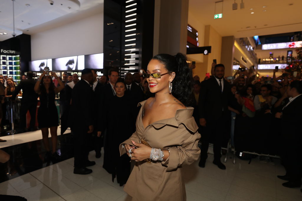 DUBAI, UNITED ARAB EMIRATES - SEPTEMBER 29: Rihanna arrives for the launch of Fenty Beauty's Stunna Lip paint "Uninvited" at Sephora Dubai Mall on September 29, 2018 in Dubai, United Arab Emirates.
