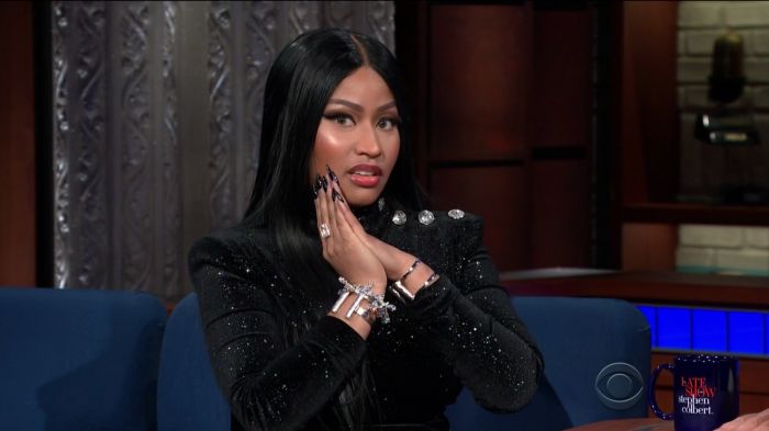 Nicki Minaj wardrobe malfunction