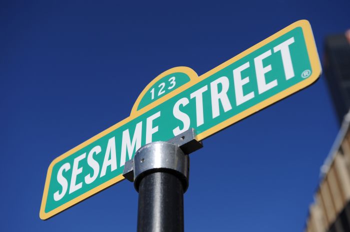 Temporary sign renaming of the corner of