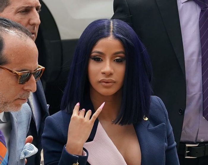 TOPSHOT-US-MUSIC-COURT-CARDIB