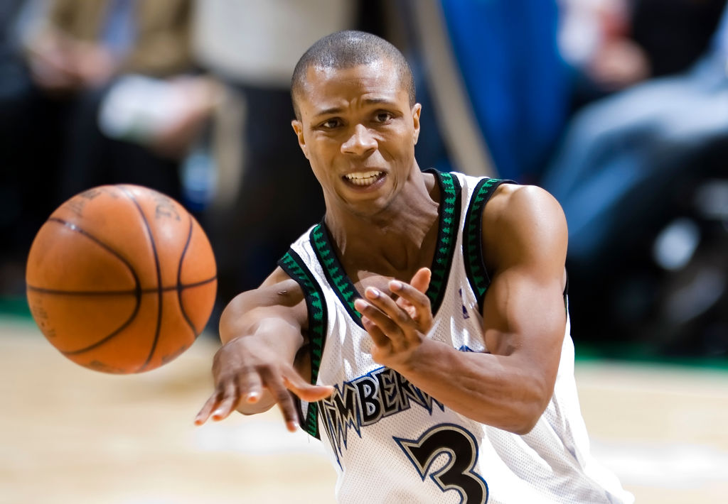 DAVID BREWSTER ‚Ä¢ dbrewster@startribune.com Tuesday_11/6/07_Minneapolis WOLVES vs. ORLANDO MAGIC Sebastian Telfair passes the ball to a teammate.
