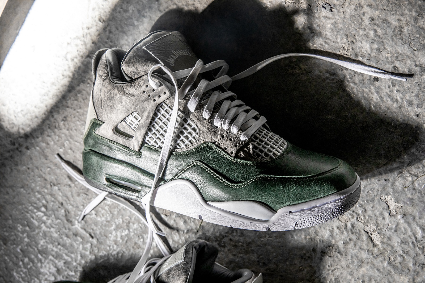 jack daniel's cave spring 4s