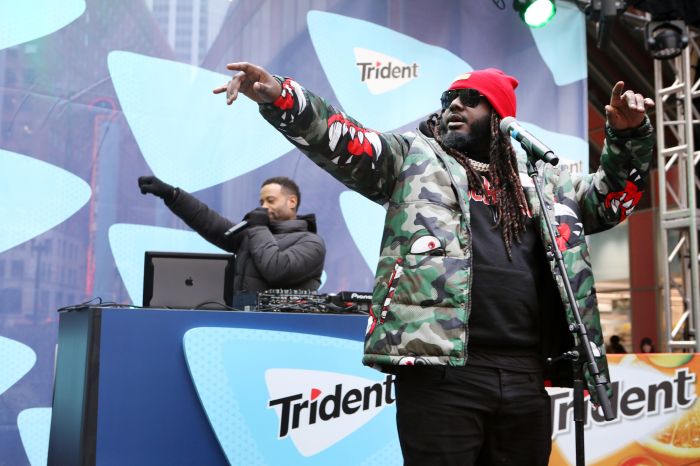 T-Pain & Trident Surprise Chicago Commuters