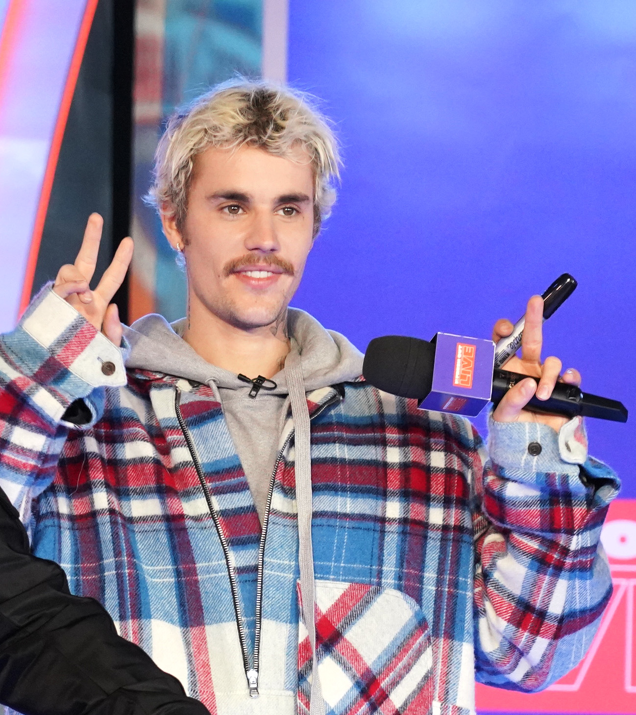 Justin Bieber Storms MTV’s “Fresh Out Live” and Makes a Superfan’s Dreams Come True