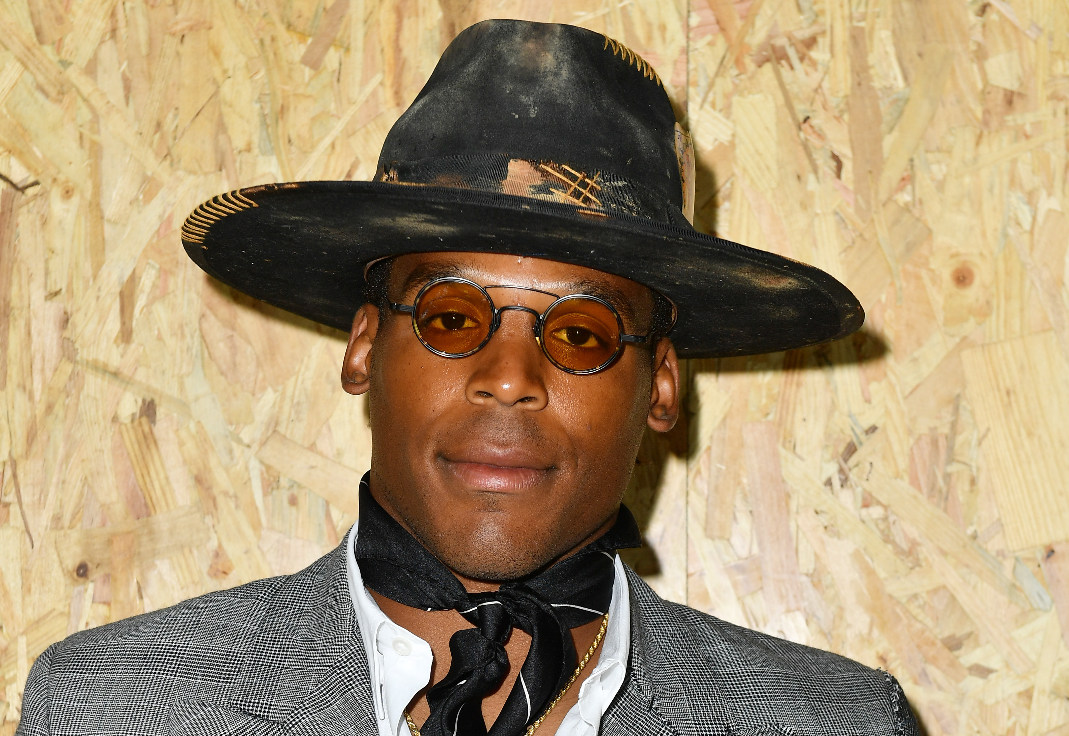 Off-White : Front Row - Paris Fashion Week - Menswear Spring/Summer 2020