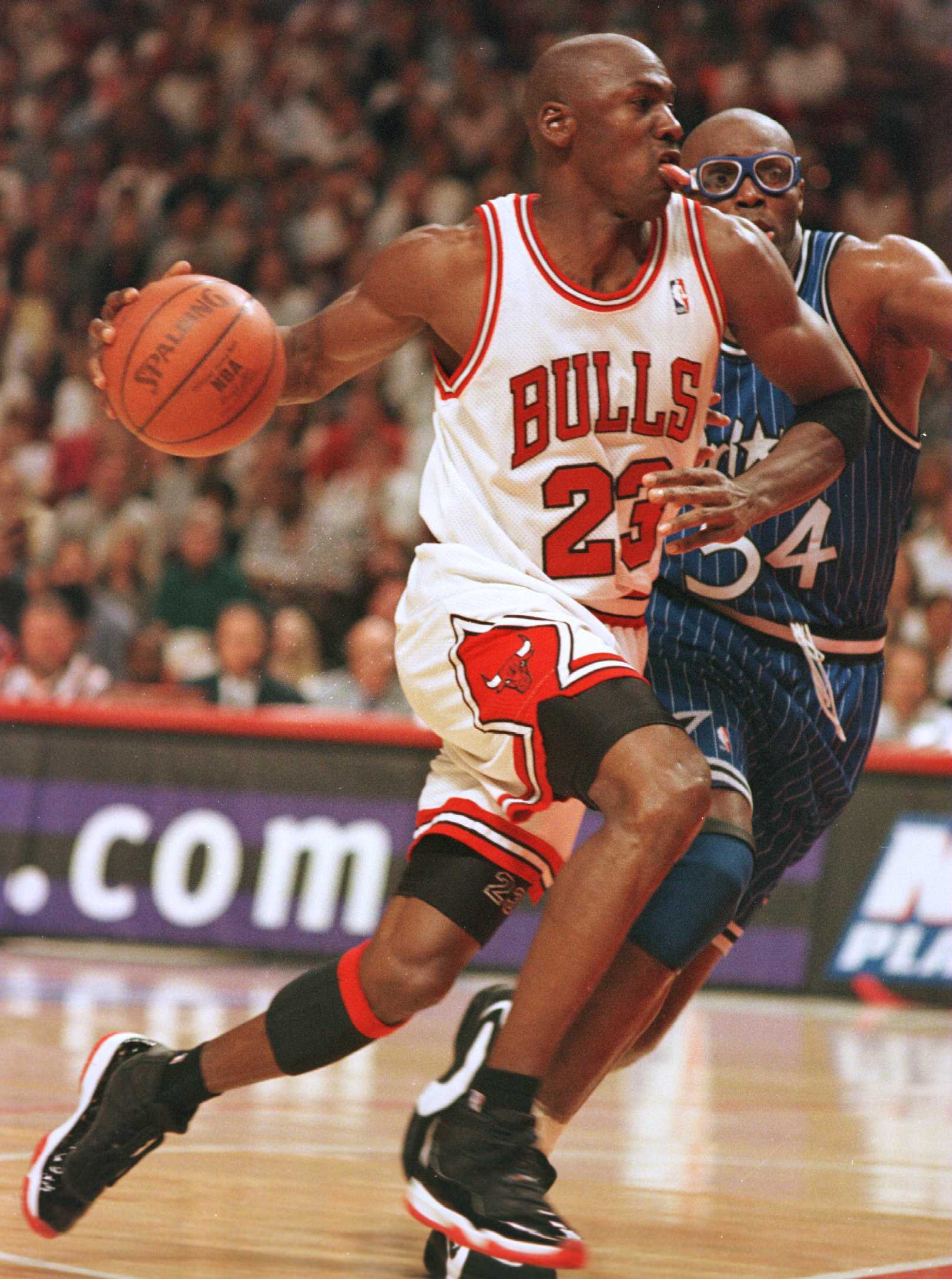 1201008P Magic v Bulls Jordan