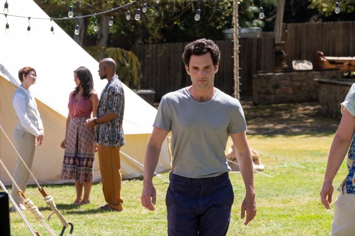 You on Netflix starring Penn Badgley