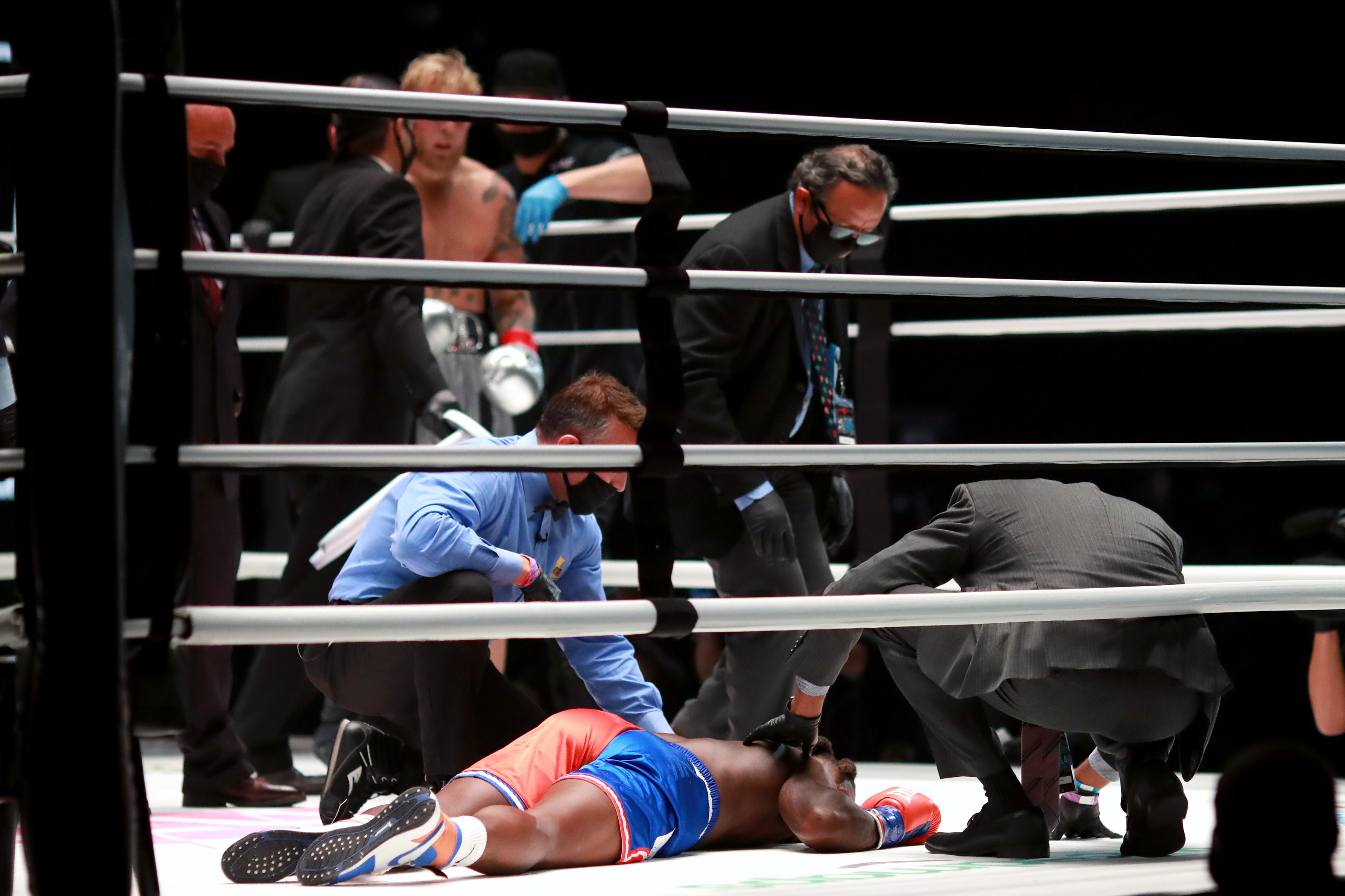 nate robinson knocked out by Jake Paul