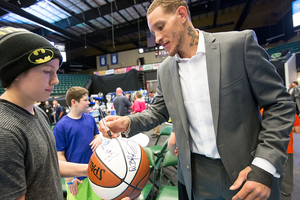 Delonte West With Fans At Dr. Pepper Area In 2015