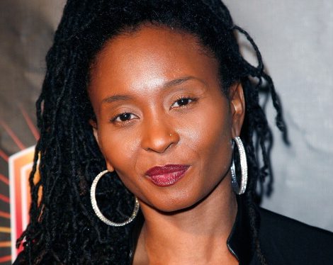 Dee Barnes