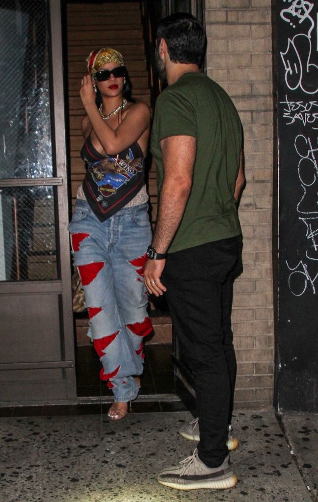 Rihanna and ASAP Rocky visit a NYC Hookah Bar
