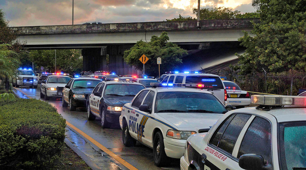 Police officers shot in Miramar, Florida; suspect killed