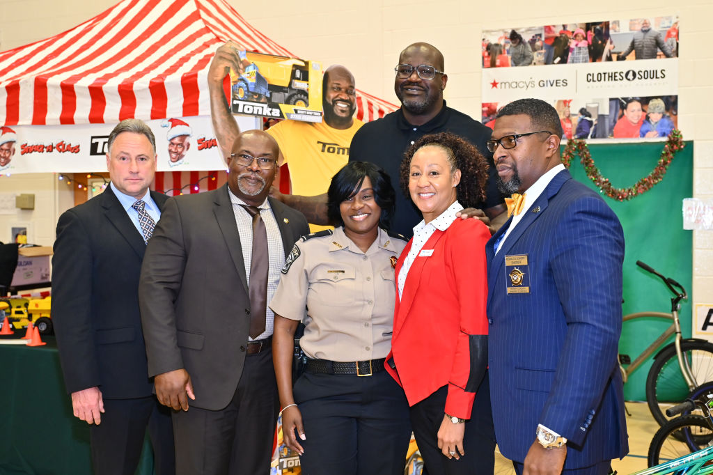 Shaq-A-Claus And Pepsi Stronger Together Surprise Atlanta School With Toys & Treats