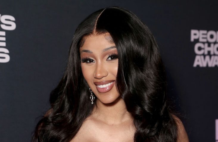 2021 E! People's Choice Awards - Backstage