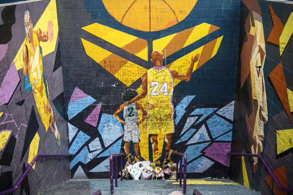 Fans mourn Kobe Bryant in China's Guangzhou