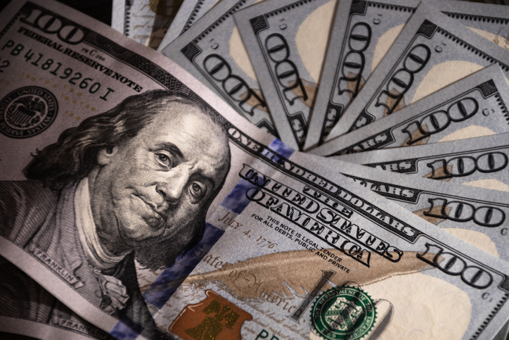 100 US dollar bank notes