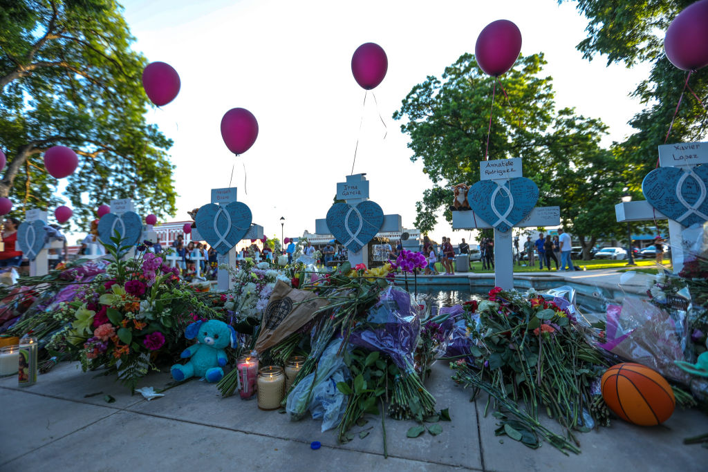 Mourners visit memorial for Texas school shooting victims