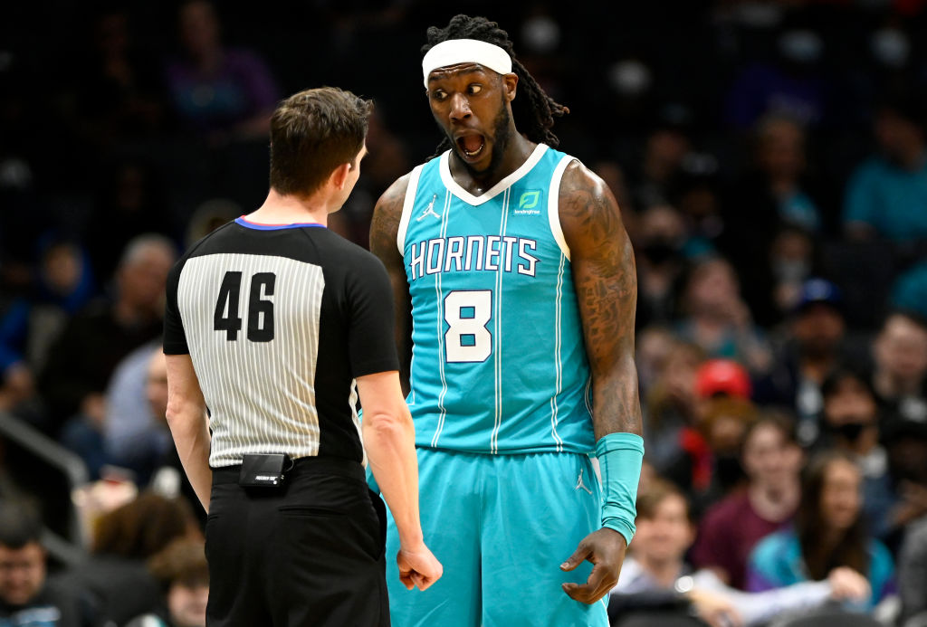 San Antonio Spurs v Charlotte Hornets