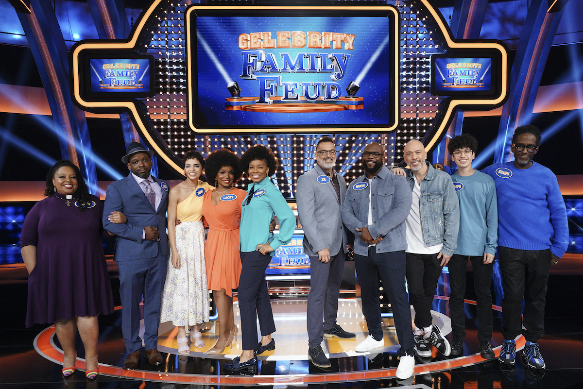 Celebrity Family Feud Amber Ruffin's family faces off against Boyz II Men