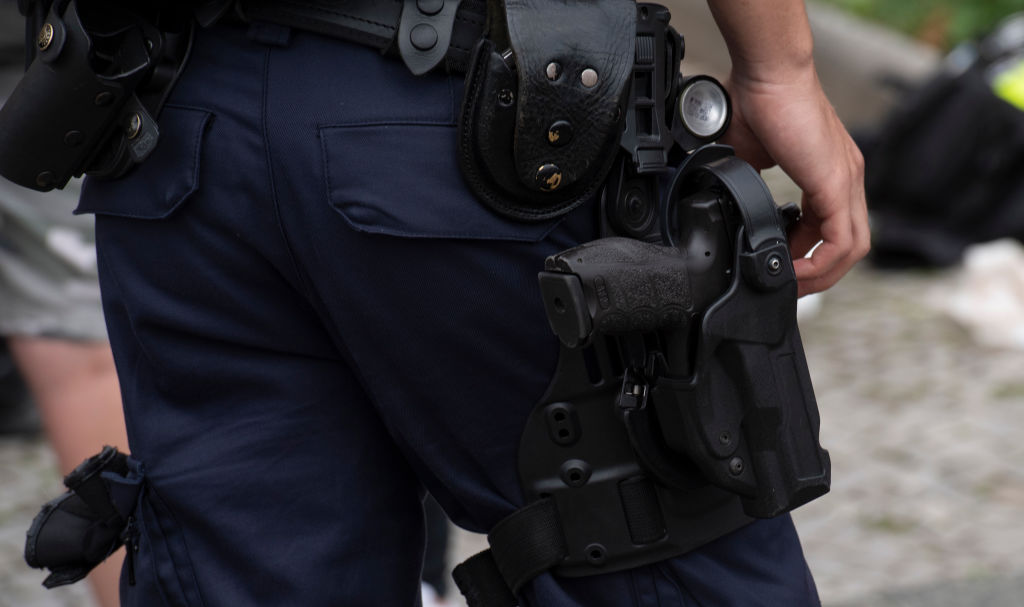 Policeman shoots at man and seriously injures him