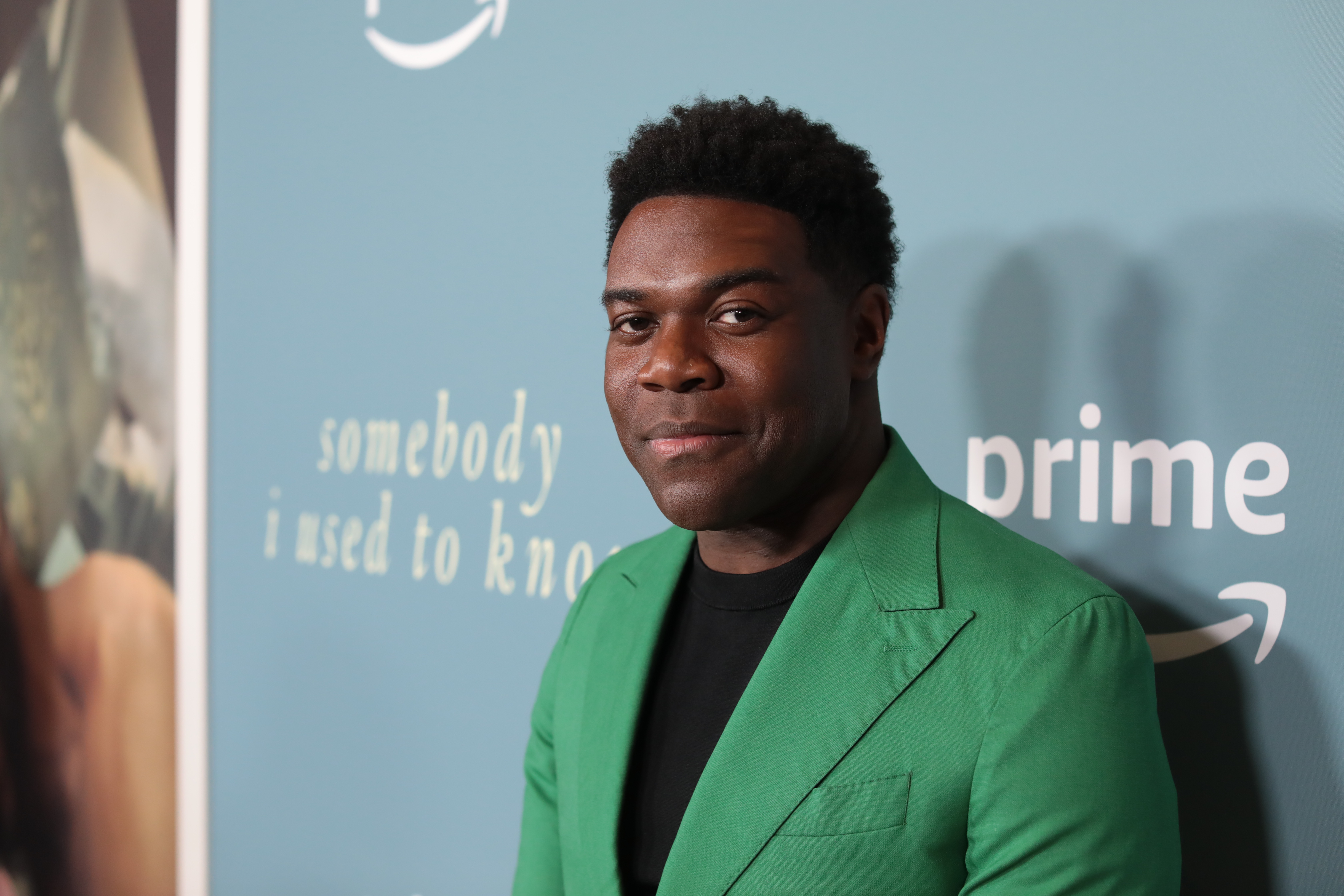 'Somebody I Used To Know' premiere assets