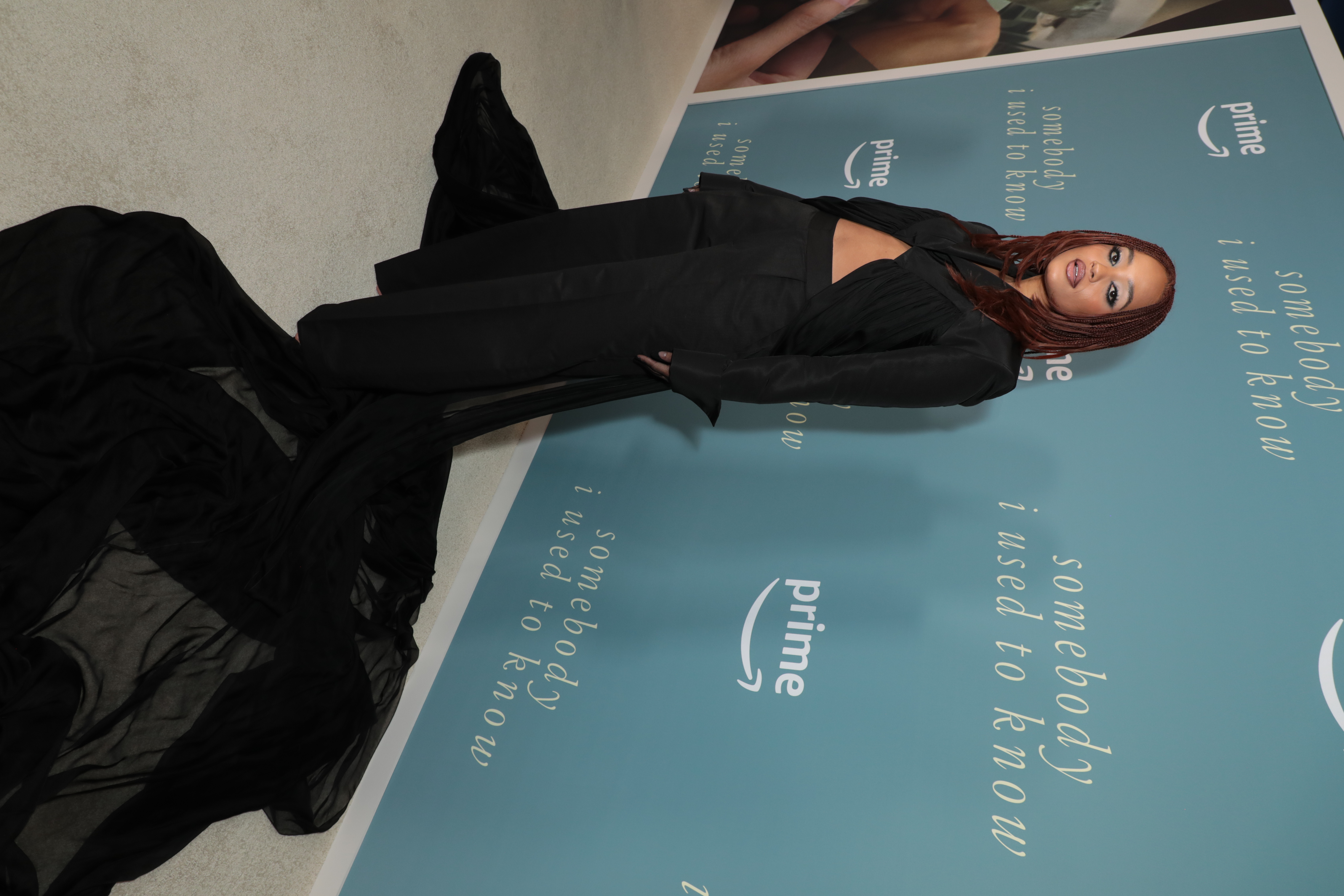 'Somebody I Used To Know' premiere assets