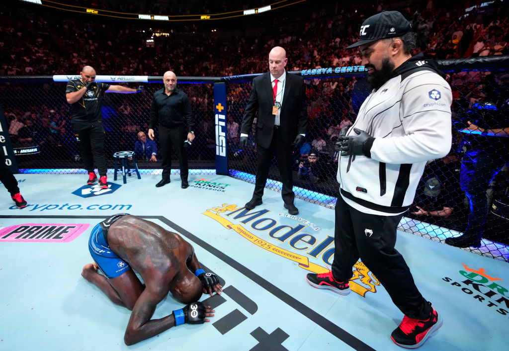 UFC 287: Pereira v Adesanya 2