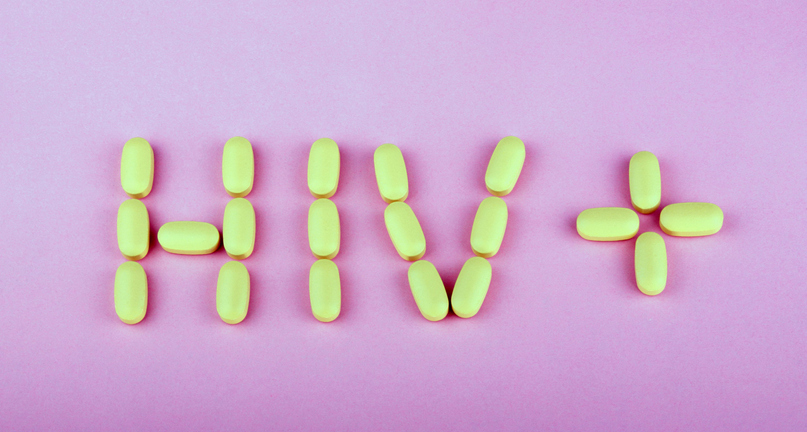 hiv therapy efavirenz on pink background