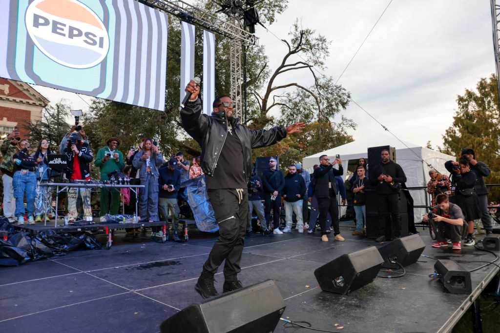 Sean "Diddy" Combs Fulfills $1 Million Pledge To Howard University At Howard Homecoming – Yardfest