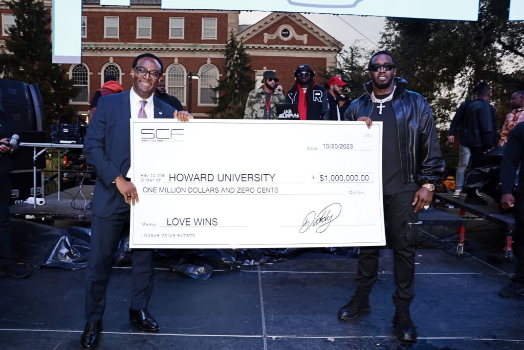 Diddy - Sean "Diddy" Combs Fulfills $1 Million Pledge To Howard University At Howard Homecoming – Yardfest