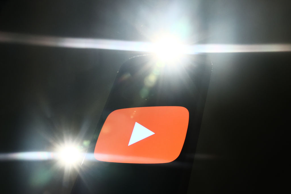 YouTube - Popular Apps And IT Companies Photo Illustrations