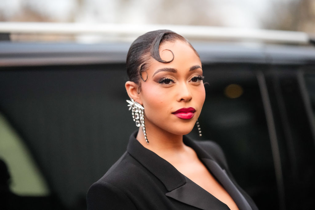 Street Style - Paris Fashion Week - Haute Couture Spring/Summer 2024 - Day Three