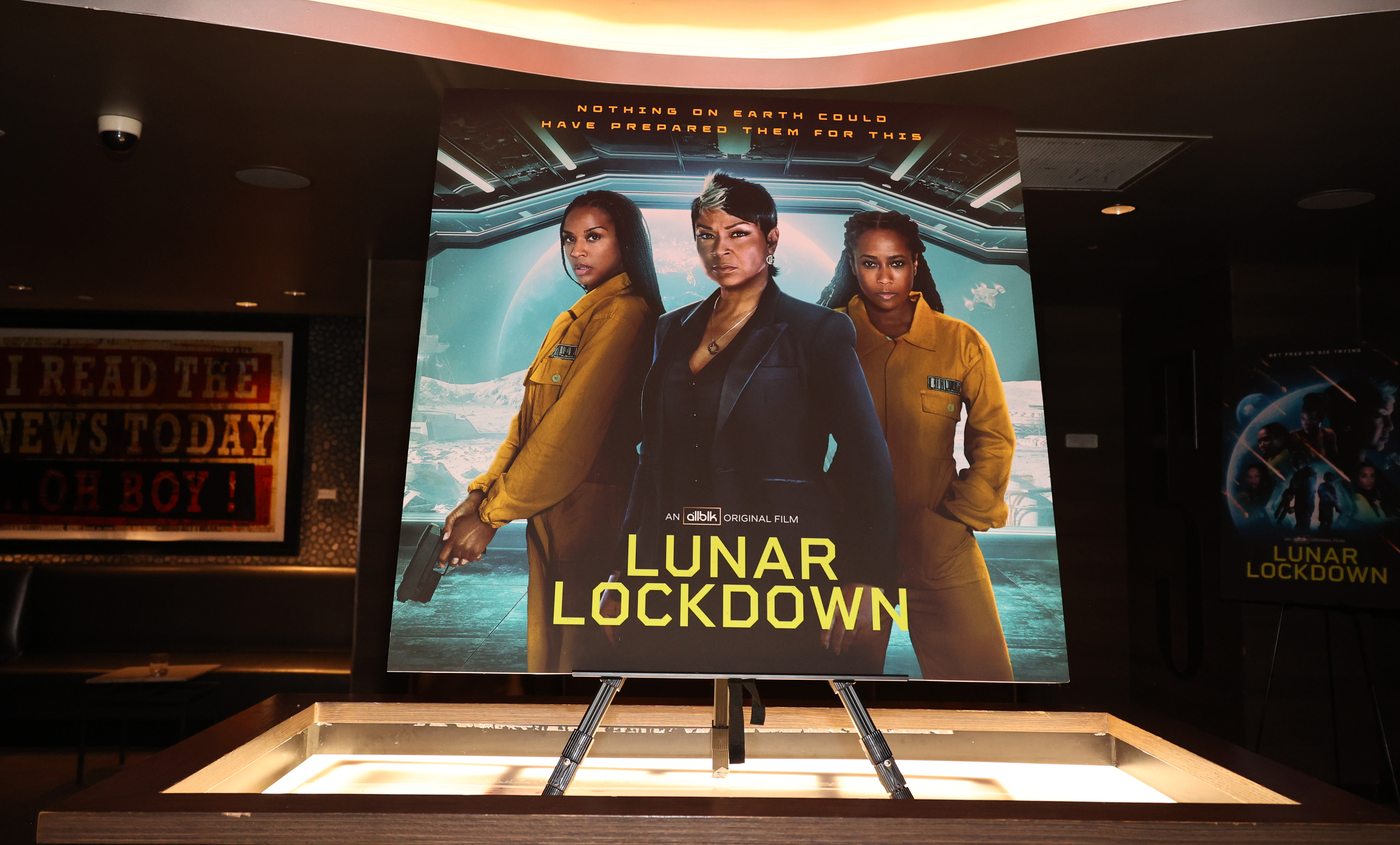 Lunar Lockdown ALLBLK