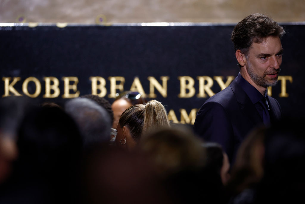 Los Angeles Lakers Unveil Kobe Bryant Statue