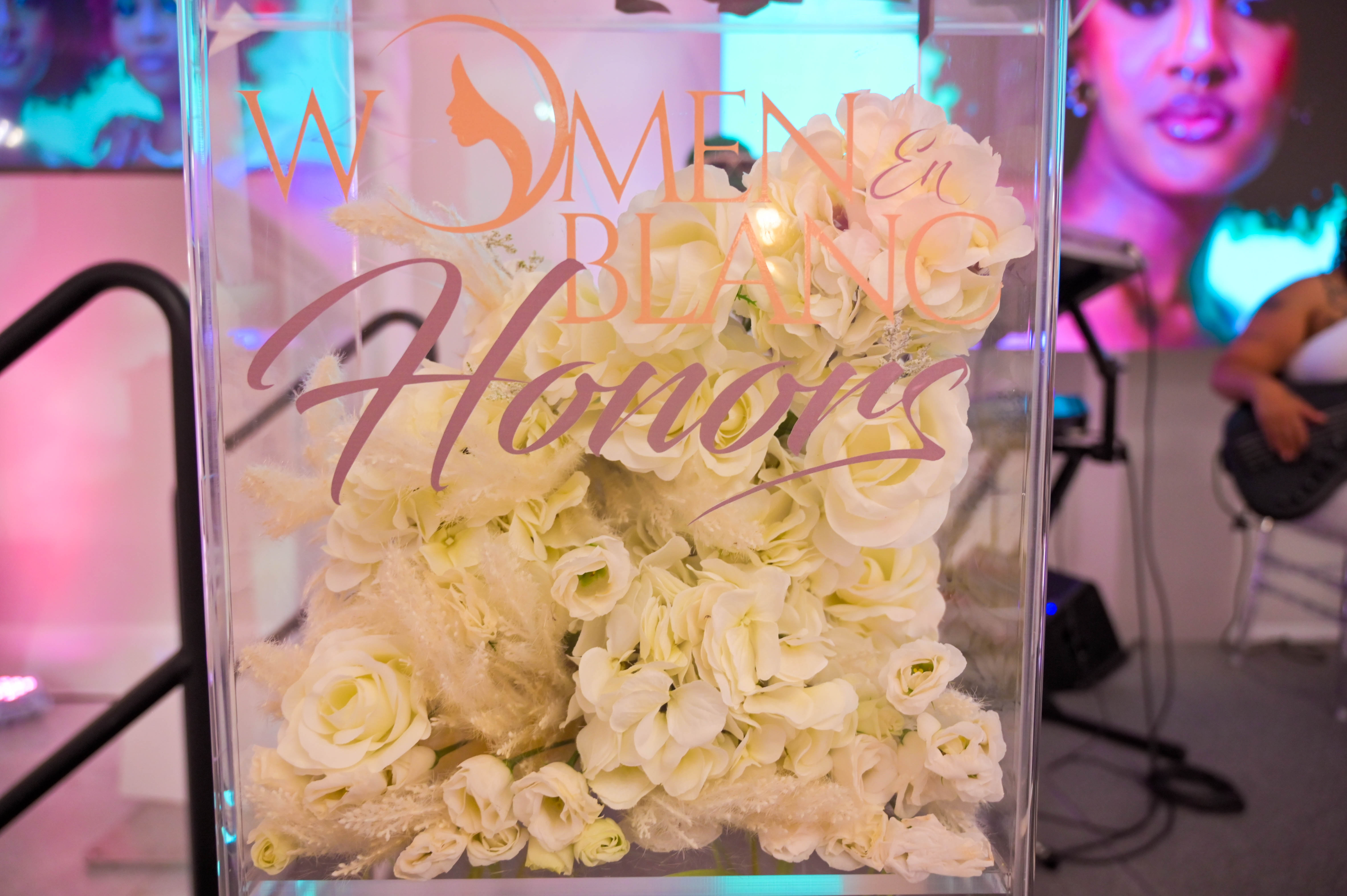 Women En Blanc Honors