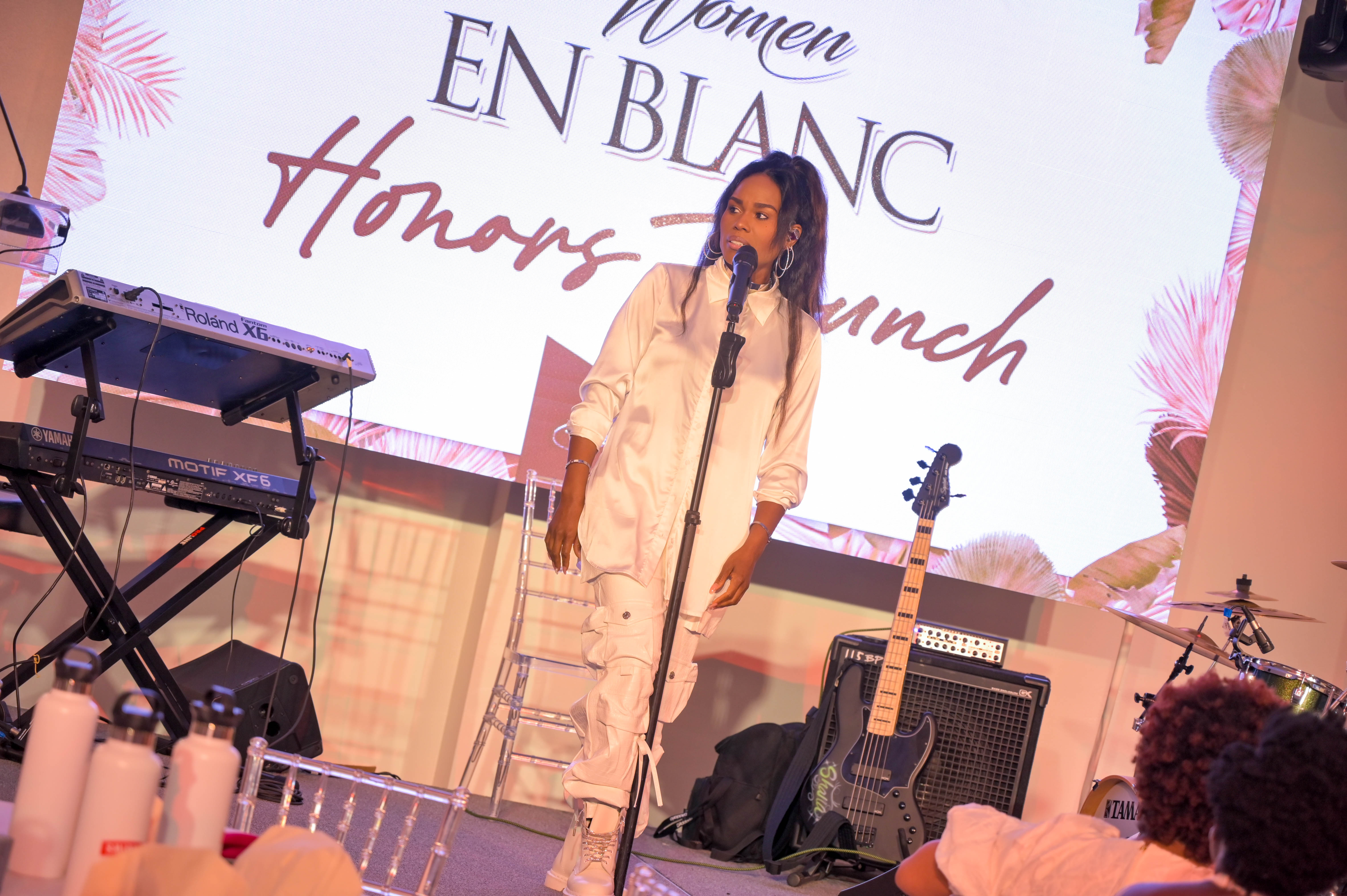 Women En Blanc Honors