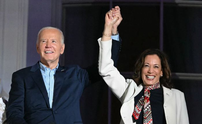 TOPSHOT-US-HOLIDAY-POLITICS-INDEPENDENCE-BIDEN